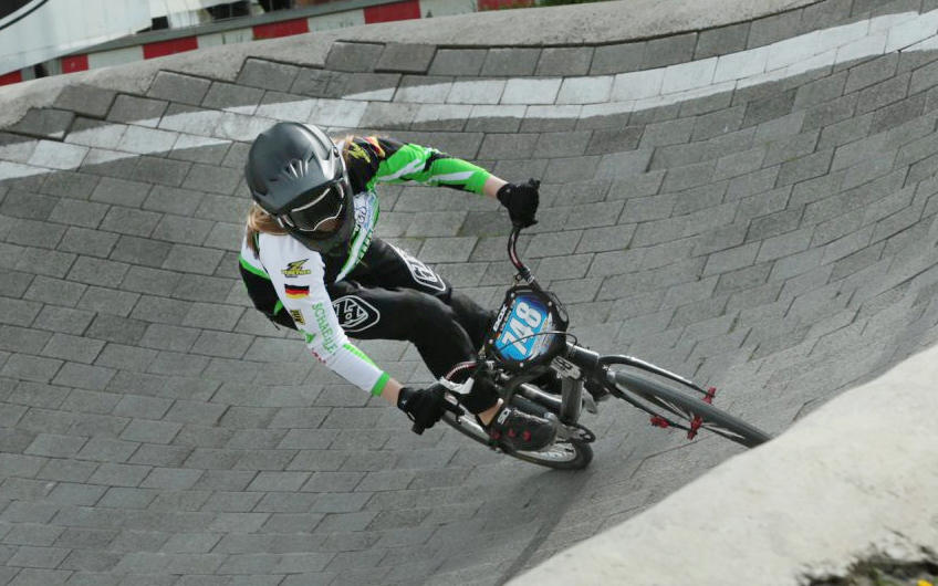 Sie betrachten gerade Bühlertäler Racing-Lady auf internationaler BMX-Bühne