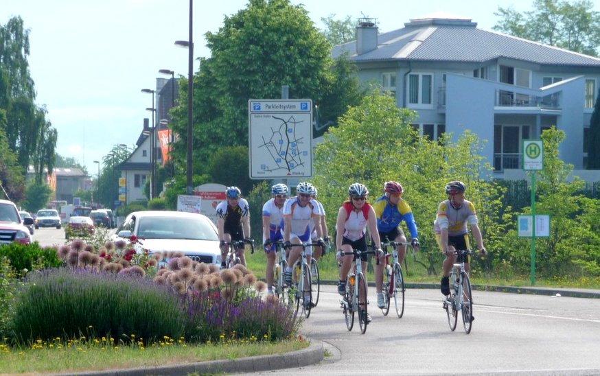 You are currently viewing Fahrt zu Rolfs Pierenkempers Ruhestaette nach Emmendingen